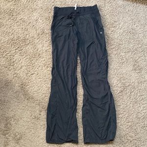 Athleta black lightweight pants with pockets size small